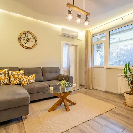 Apartment Lotus With Free Parking
