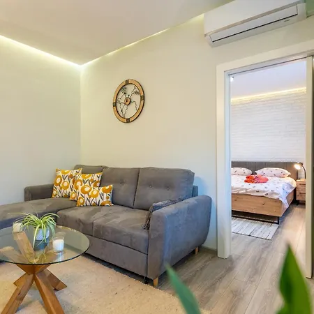 Lotus With Free Parking Apartment