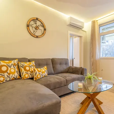 Lotus With Free Parking Apartment *